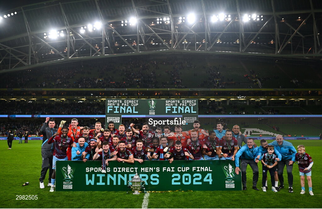 10 November 2024; The Drogheda United team celebrates with the cup after the Sports Direct Men's FAI Cup Final match between Drogheda United and Derry City at the Aviva Stadium in Dublin. Photo by Ben McShane/Sportsfile