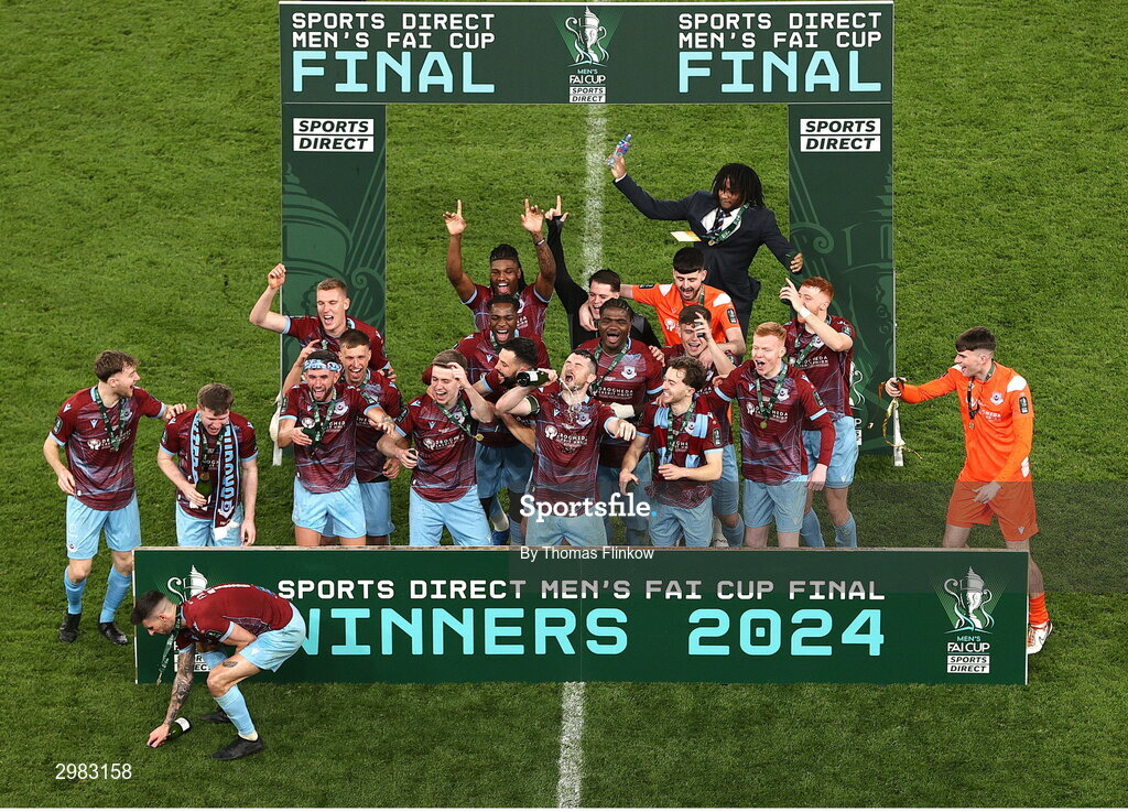 10 November 2024; The Drogheda United team celebrate after the Sports Direct Men's FAI Cup Final match between Drogheda United and Derry City at the Aviva Stadium in Dublin. Photo by Thomas Flinkow/Sportsfile
