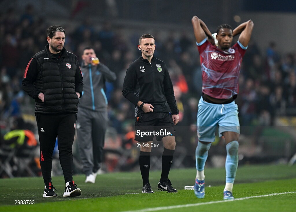 10 November 2024; Fourth official Paul Norton during the Sports Direct Men's FAI Cup Final match between Drogheda United and Derry City at the Aviva Stadium in Dublin. Photo by Seb Daly/Sportsfile