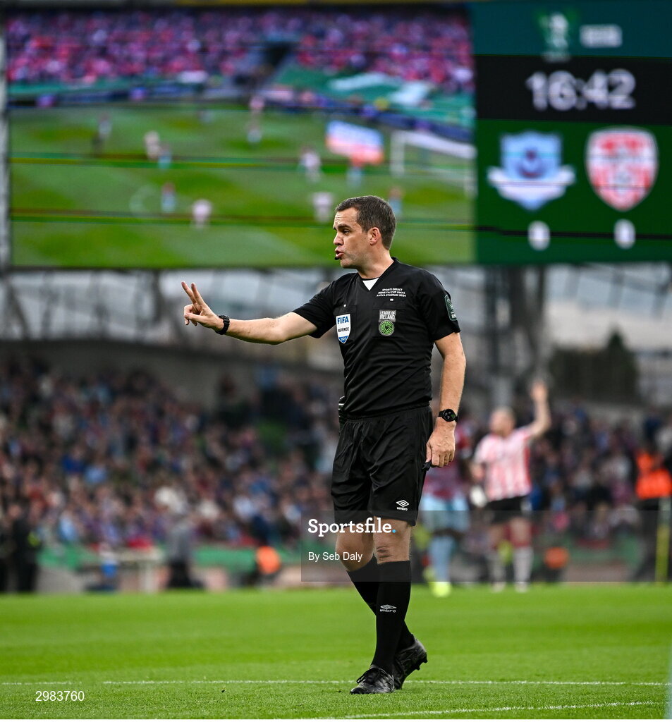 10 November 2024; Referee Rob Harvey during the Sports Direct Men's FAI Cup Final match between Drogheda United and Derry City at the Aviva Stadium in Dublin. Photo by Seb Daly/Sportsfile