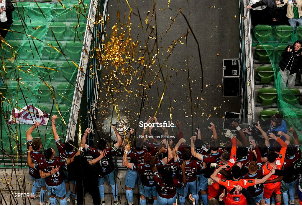 10 November 2024; Drogheda United players lift the FAI cup after the Sports Direct Men's FAI Cup Final match between Drogheda United and Derry City at the Aviva Stadium in Dublin. Photo by Thomas Flinkow/Sportsfile