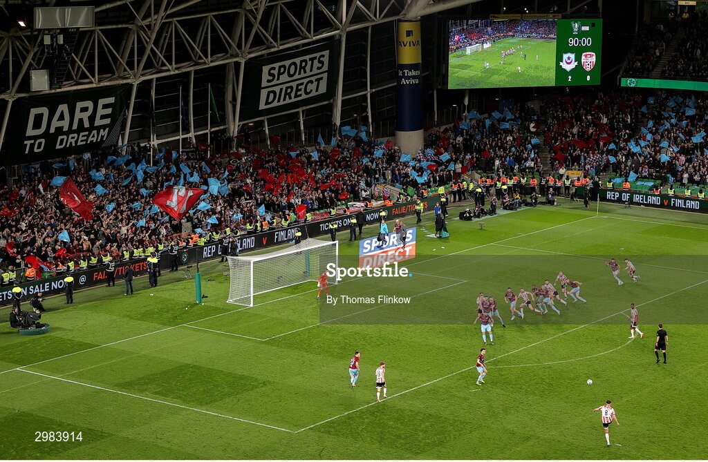 10 November 2024; Will Patching of Derry City takes a free-kick during the Sports Direct Men's FAI Cup Final match between Drogheda United and Derry City at the Aviva Stadium in Dublin. Photo by Thomas Flinkow/Sportsfile