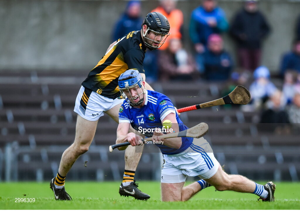 17 November 2024; Stephen Donnelly of Thomastown has a shot at goal despite the attempted block by Aaron Glennon of Castletown Geoghegan during the AIB Leinster GAA Senior Club Hurling Championship quarter-final match between Castletown Geoghegan and Thomastown at TEG Cusack Park in Mullingar, Westmeath. Photo by Tom Beary/Sportsfile