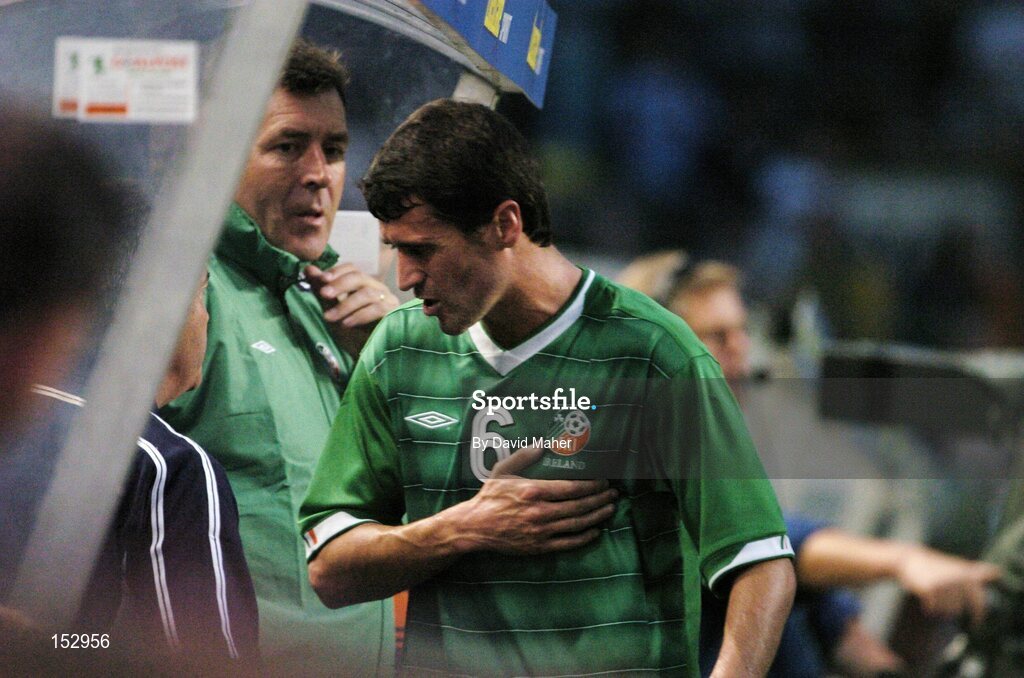 18 August 2004; Roy Keane, Republic of Ireland, in distress after being substituted during the second half against Bulgaria. International Friendly, Republic of Ireland v Bulgaria, Lansdowne Road, Dublin. Picture credit; David Maher / SPORTSFILE