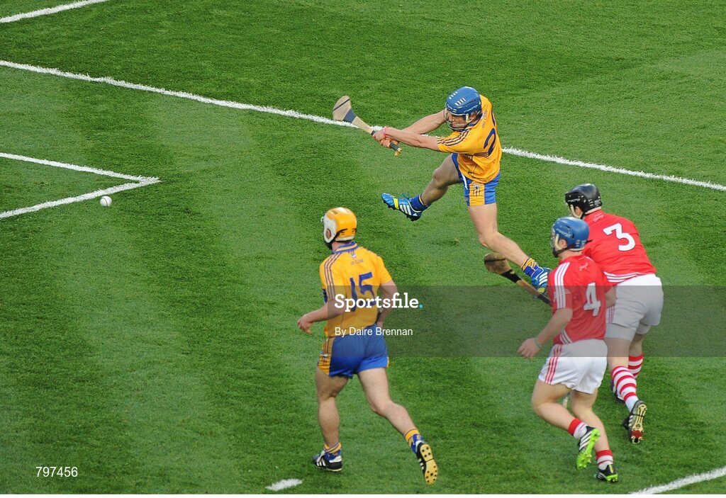 28 September 2013; Shane O'Donnell, Clare, scores his side's second goal. GAA Hurling All-Ireland Senior Championship Final Replay, Cork v Clare, Croke Park, Dublin. Picture credit: Daire Brennan / SPORTSFILE