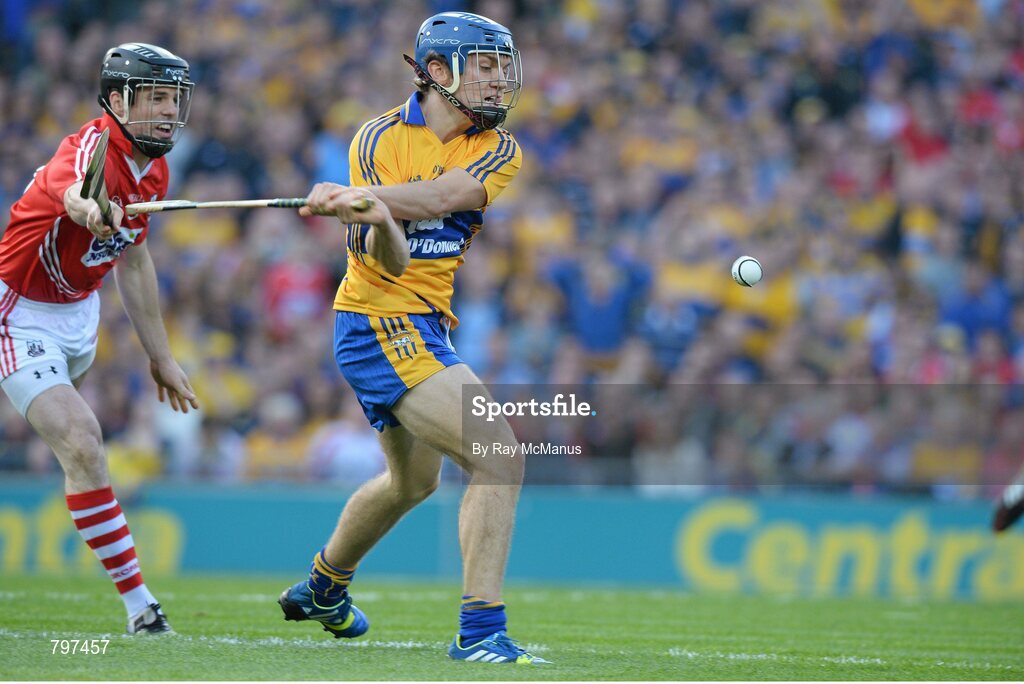 28 September 2013; Shane O'Donnell, Clare, shoots to score his side's first goal after five minutes and fifteen seconds. GAA Hurling All-Ireland Senior Championship Final Replay, Cork v Clare, Croke Park, Dublin. Picture credit: Ray McManus / SPORTSFILE