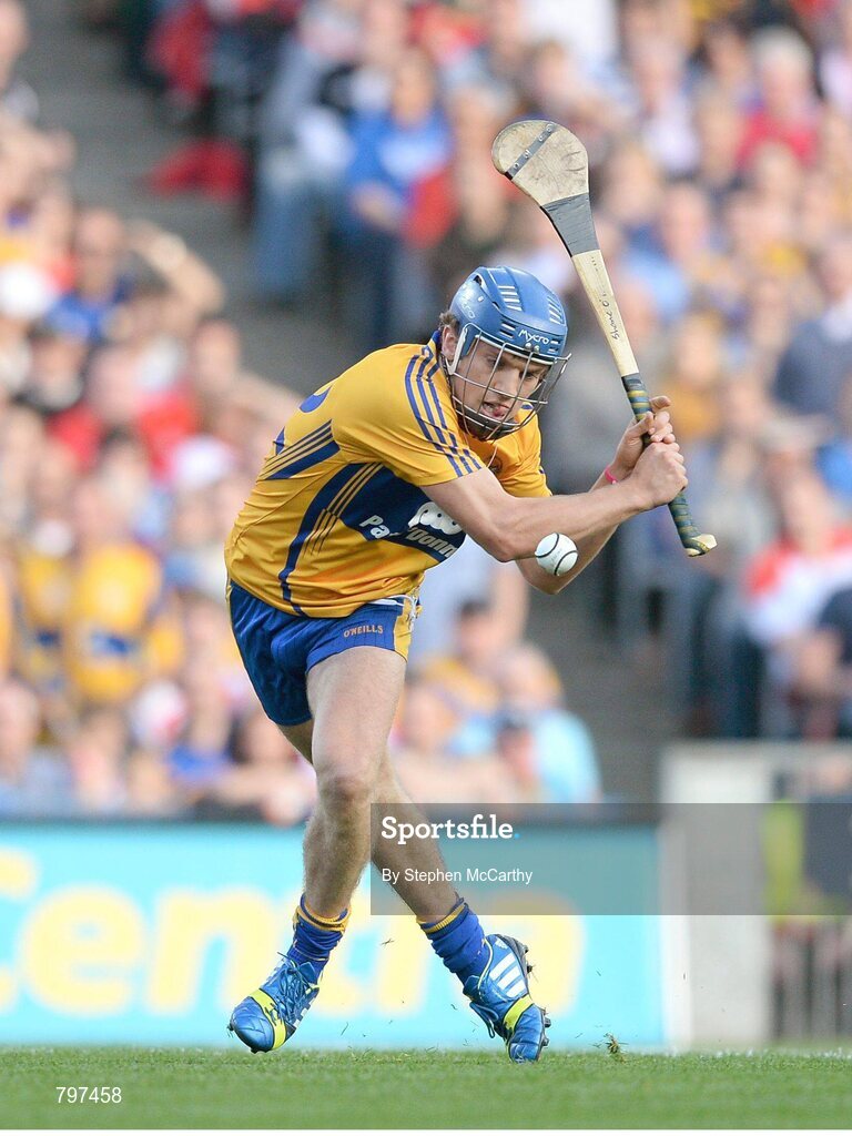 28 September 2013; Shane O'Donnell, Clare, shoots to score his side's second goal. GAA Hurling All-Ireland Senior Championship Final Replay, Cork v Clare, Croke Park, Dublin. Picture credit: Stephen McCarthy / SPORTSFILE