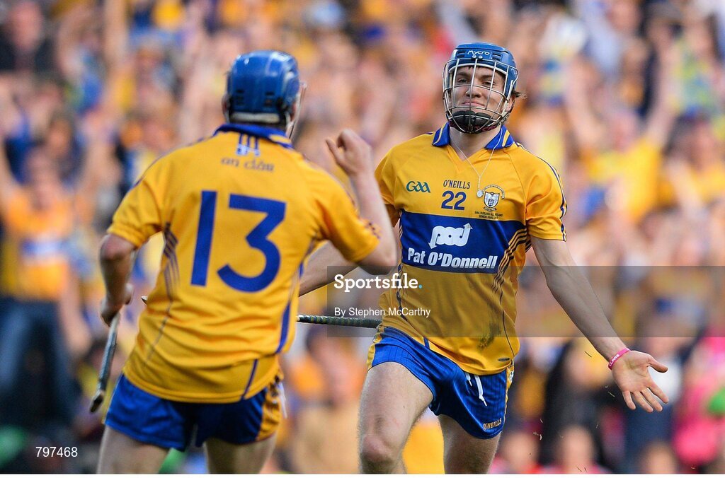28 September 2013; Shane O'Donnell, Clare, celebrates after scoring his side's second goal with team-mate Pdraic Collins, 13. GAA Hurling All-Ireland Senior Championship Final Replay, Cork v Clare, Croke Park, Dublin. Picture credit: Stephen McCarthy / SPORTSFILE