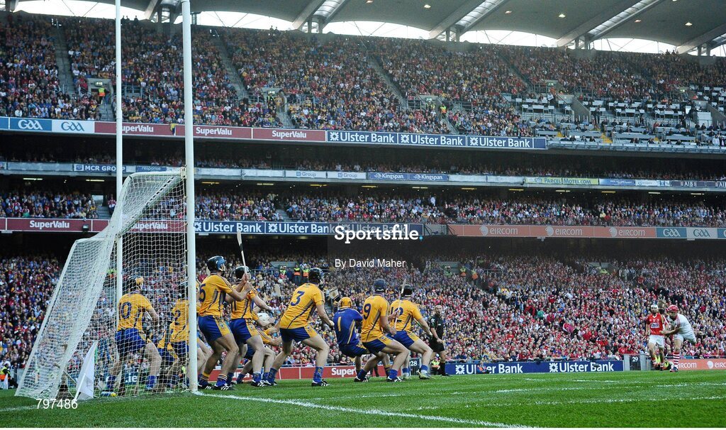 28 September 2013; Anthony Nash, Cork, scores his side's first goal. GAA Hurling All-Ireland Senior Championship Final Replay, Cork v Clare, Croke Park, Dublin. Picture credit: David Maher / SPORTSFILE