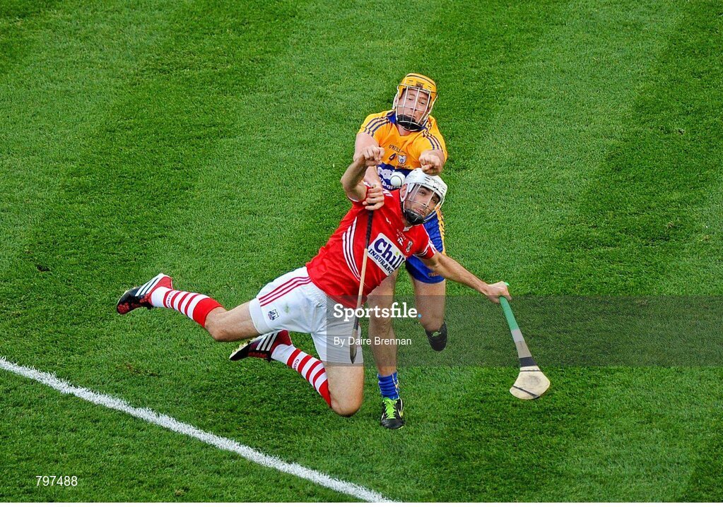 28 September 2013; Patrick Cronin, Cork, in action against Cian Dillon, Clare. GAA Hurling All-Ireland Senior Championship Final Replay, Cork v Clare, Croke Park, Dublin. Picture credit: Daire Brennan / SPORTSFILE