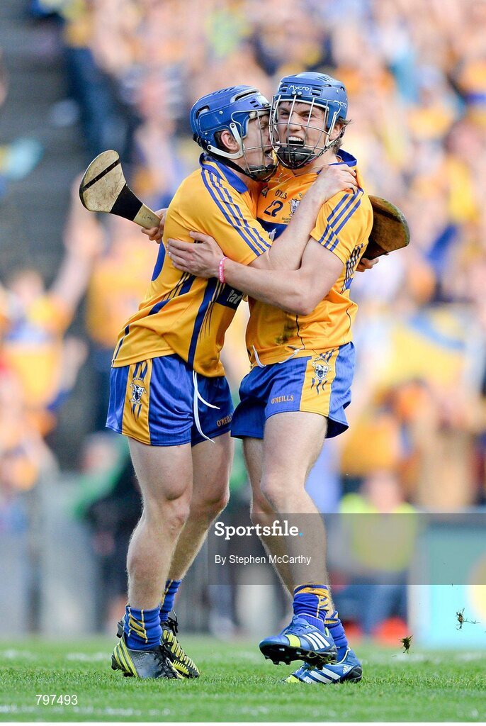 28 September 2013; Shane O'Donnell, Clare, celebrates after scoring his side's second goal with team-mate Padraic Collins, left. GAA Hurling All-Ireland Senior Championship Final Replay, Cork v Clare, Croke Park, Dublin. Picture credit: Stephen McCarthy / SPORTSFILE