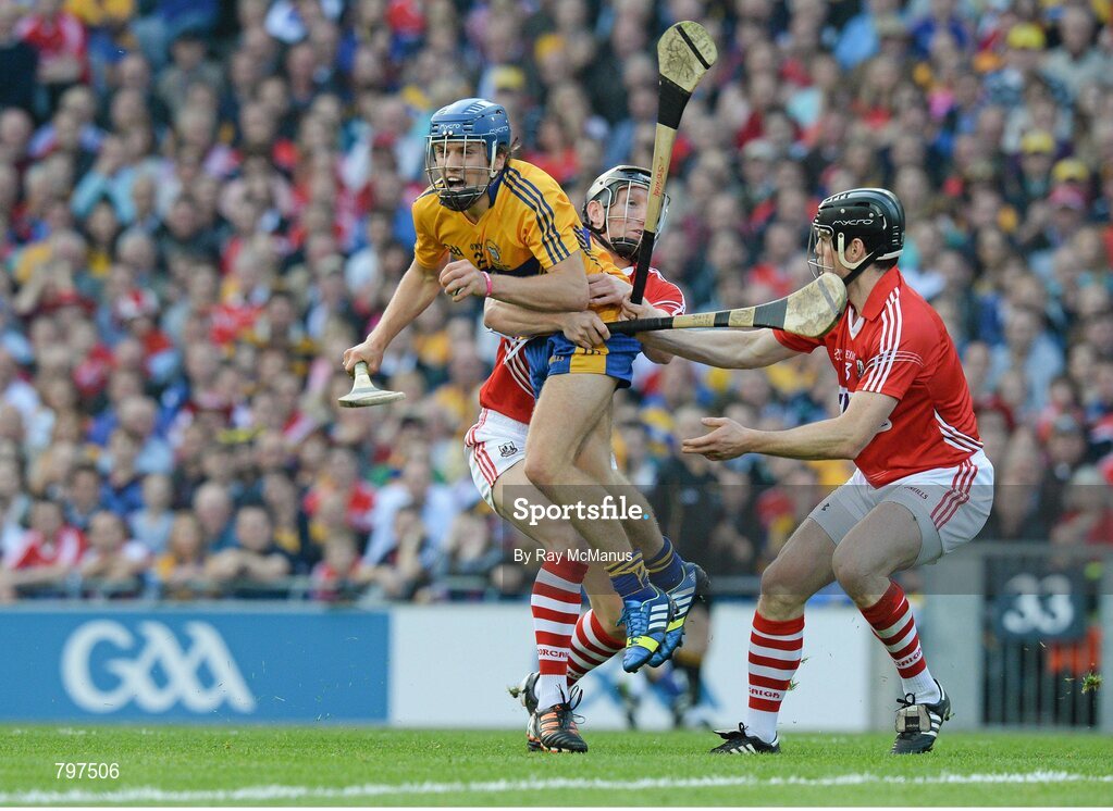 28 September 2013; Shane O'Donnell, Clare, in action against Stephen White, left, and Shane O'Neill, Cork. GAA Hurling All-Ireland Senior Championship Final Replay, Cork v Clare, Croke Park, Dublin. Picture credit: Ray McManus / SPORTSFILE