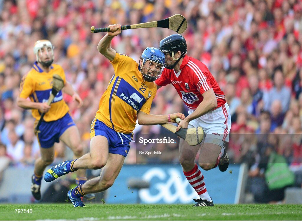 28 September 2013; Shane O'Donnell, Clare, in action against Shane O'Neill, Cork. GAA Hurling All-Ireland Senior Championship Final Replay, Cork v Clare, Croke Park, Dublin. Photo by Sportsfile