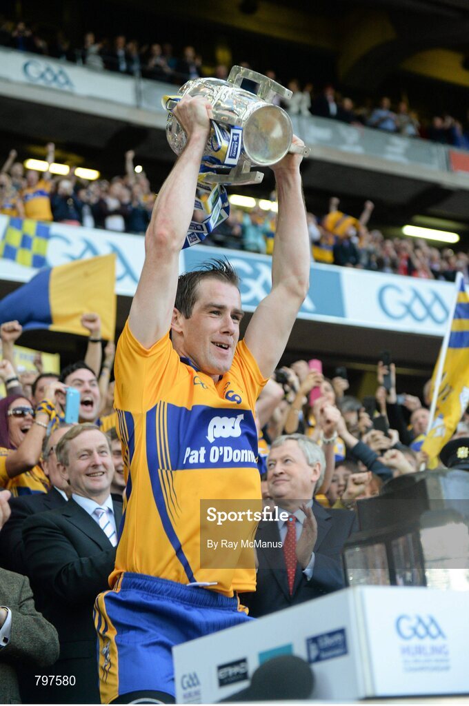 28 September 2013; Clare captain Patrick Donnellan lifts the Liam MacCarthy cup. GAA Hurling All-Ireland Senior Championship Final Replay, Cork v Clare, Croke Park, Dublin. Picture credit: Ray McManus / SPORTSFILE