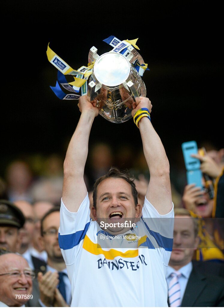 28 September 2013; Clare manager Davy Fitzgerald lifts the Liam MacCarthy cup. GAA Hurling All-Ireland Senior Championship Final Replay, Cork v Clare, Croke Park, Dublin. Picture credit: Stephen McCarthy / SPORTSFILE
