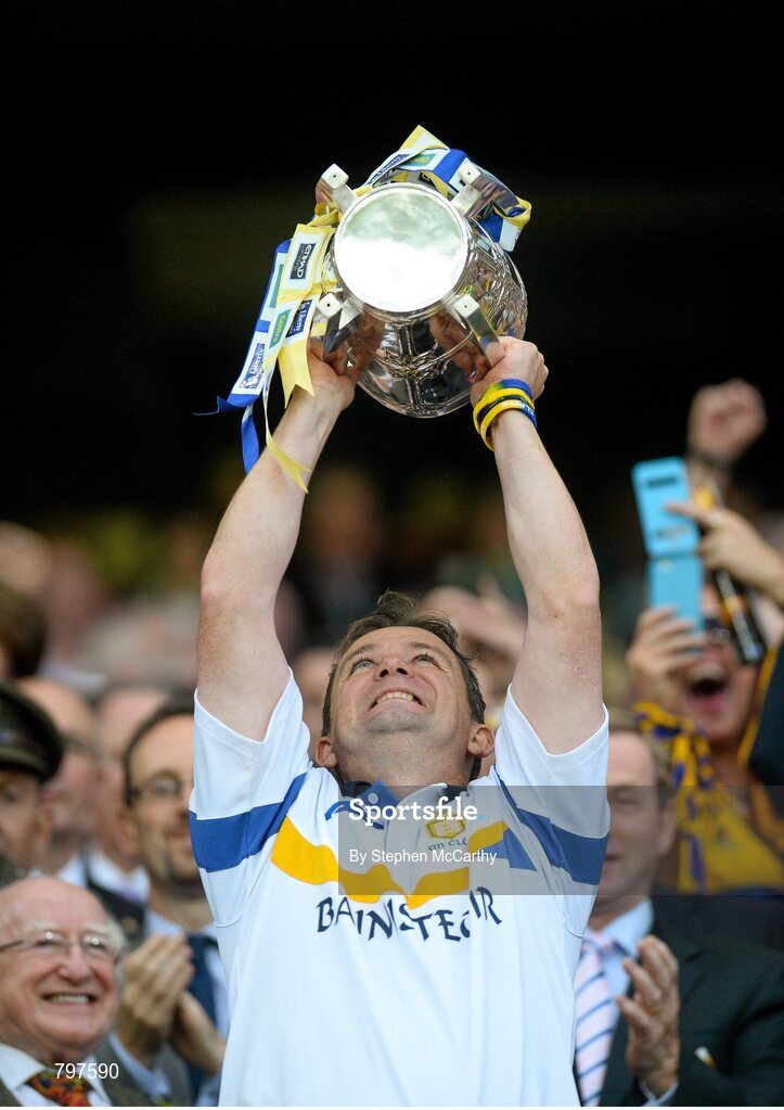 28 September 2013; Clare manager Davy Fitzgerald lifts the Liam MacCarthy cup. GAA Hurling All-Ireland Senior Championship Final Replay, Cork v Clare, Croke Park, Dublin. Picture credit: Stephen McCarthy / SPORTSFILE