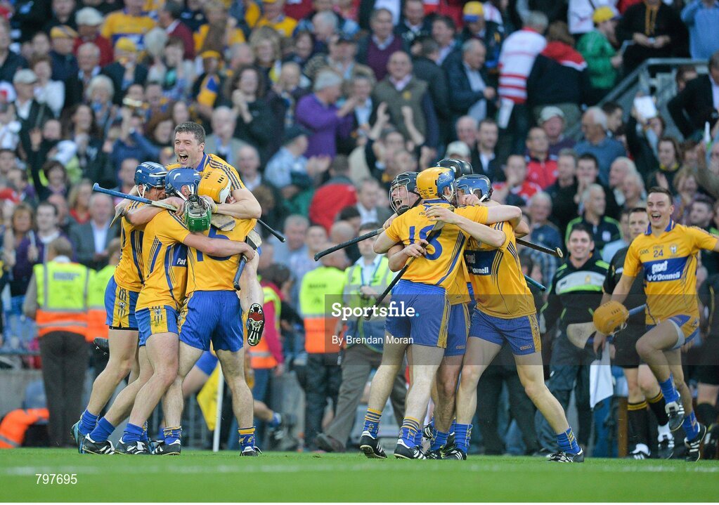 28 September 2013; Clare players celebrate victory after the final whistle. GAA Hurling All-Ireland Senior Championship Final Replay, Cork v Clare, Croke Park, Dublin. Picture credit: Brendan Moran / SPORTSFILE