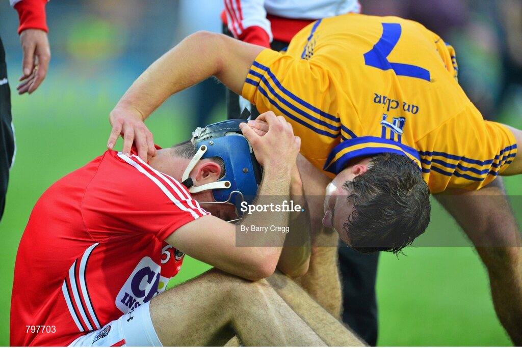 28 September 2013; Patrick O'Connor, Clare, commiserates with Christopher Joyce, Cork after the game. GAA Hurling All-Ireland Senior Championship Final Replay, Cork v Clare, Croke Park, Dublin. Picture credit: Barry Cregg / SPORTSFILE