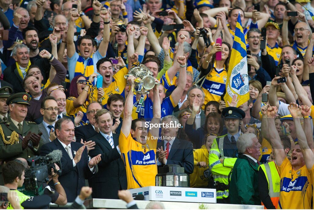28 September 2013; Clare captain Patrick Donnellan lifts the Liam MacCarthy cup. GAA Hurling All-Ireland Senior Championship Final Replay, Cork v Clare, Croke Park, Dublin. Picture credit: David Maher / SPORTSFILE