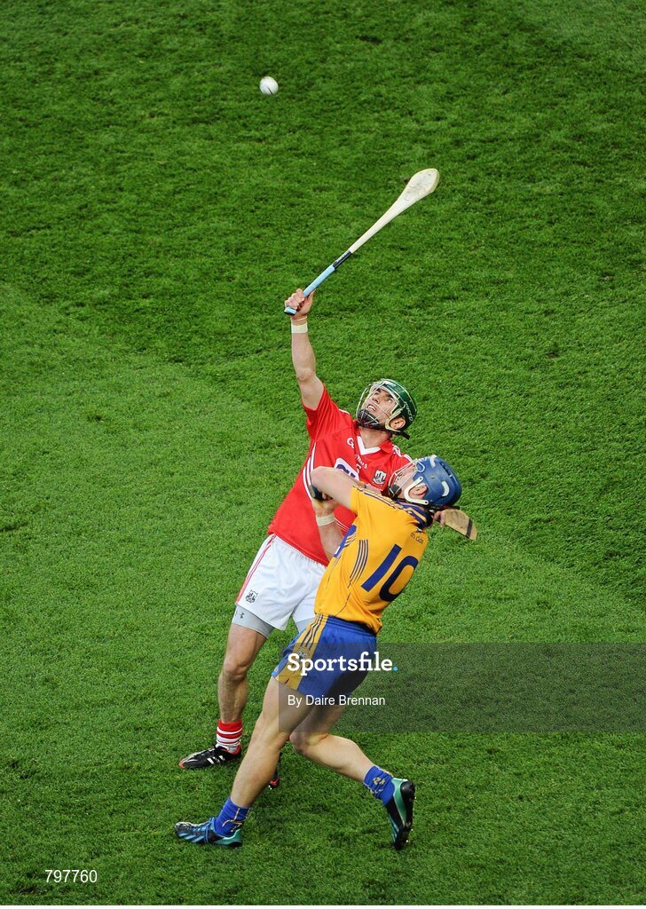 28 September 2013; John Conlon, Clare, in action against Daniel Kearney, Cork. GAA Hurling All-Ireland Senior Championship Final Replay, Cork v Clare, Croke Park, Dublin. Picture credit: Daire Brennan / SPORTSFILE