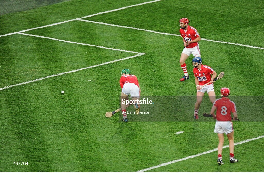 28 September 2013; Séamus Harnedy, Cork, scores his side's second goal. GAA Hurling All-Ireland Senior Championship Final Replay, Cork v Clare, Croke Park, Dublin. Picture credit: Daire Brennan / SPORTSFILE