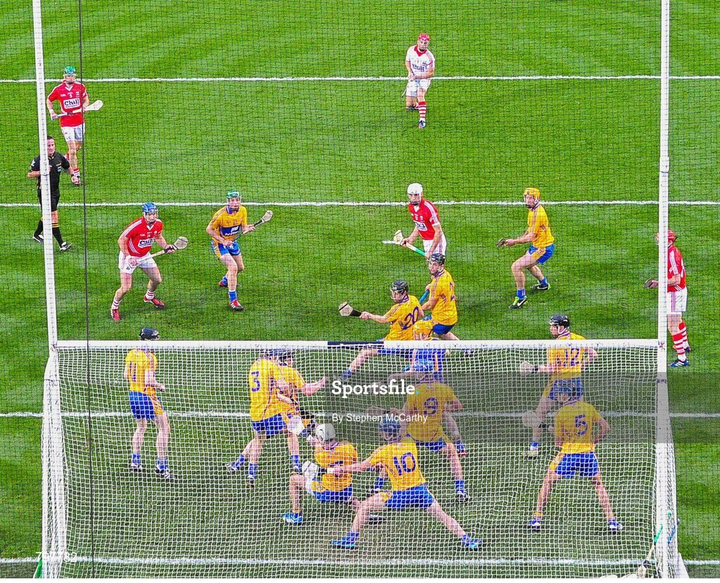 28 September 2013; Clare players defend a late Anthony Nash, Cork, free. GAA Hurling All-Ireland Senior Championship Final Replay, Cork v Clare, Croke Park, Dublin. Picture credit: Stephen McCarthy / SPORTSFILE