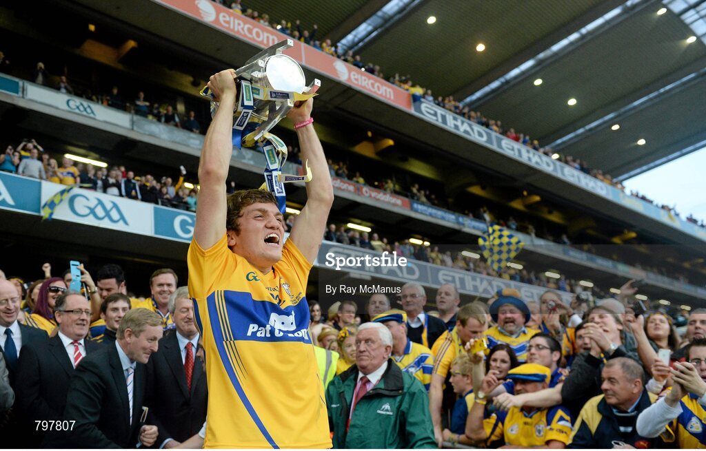 28 September 2013; Clare's Shane O'Donnell, who scored 3 -3, lifts the Liam MacCarthy Cup. GAA Hurling All-Ireland Senior Championship Final Replay, Cork v Clare, Croke Park, Dublin. Picture credit: Ray McManus / SPORTSFILE