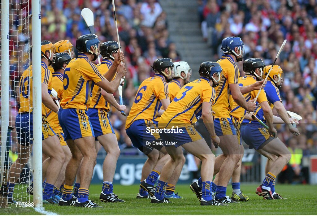 28 September 2013; The Clare players group in the goal area as Cork goalkeeper Anthony Nash prepares to take a free. GAA Hurling All-Ireland Senior Championship Final Replay, Cork v Clare, Croke Park, Dublin. Picture credit: David Maher / SPORTSFILE