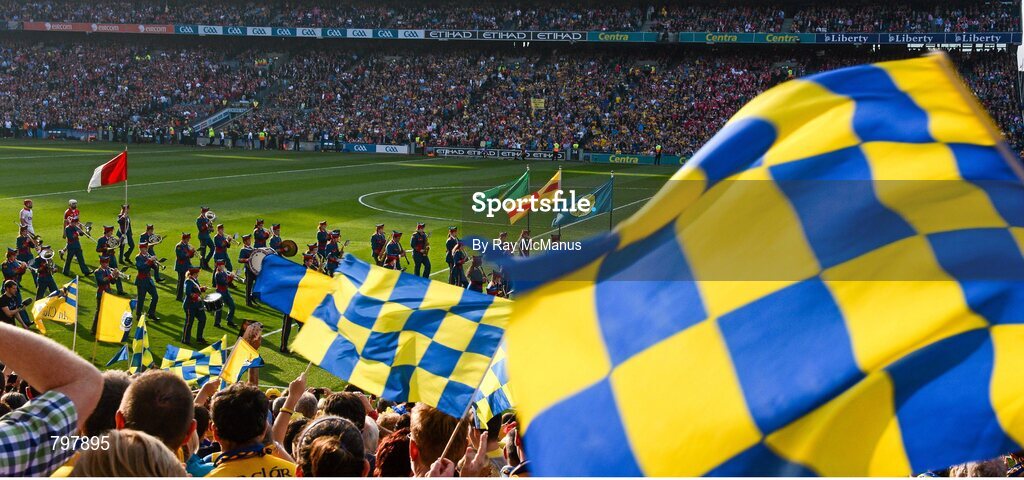 28 September 2013; Supporters in the Cusack Stand show their support for Clare during the pre match parade.  GAA Hurling All-Ireland Senior Championship Final Replay, Cork v Clare, Croke Park, Dublin. Picture credit: Ray McManus / SPORTSFILE