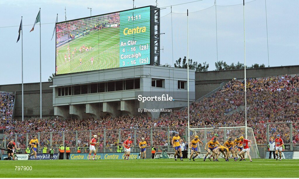 28 September 2013; Seadna Morey, Clare, gains possession of the sliothar before going on to clear Cork's last attack of the game. GAA Hurling All-Ireland Senior Championship Final Replay, Cork v Clare, Croke Park, Dublin. Picture credit: Brendan Moran / SPORTSFILE