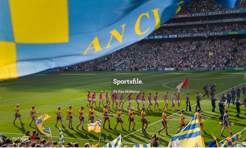 28 September 2013; Supporters in the Cusack Stand show their support for Clare during the pre match parade.  GAA Hurling All-Ireland Senior Championship Final Replay, Cork v Clare, Croke Park, Dublin. Picture credit: Ray McManus / SPORTSFILE