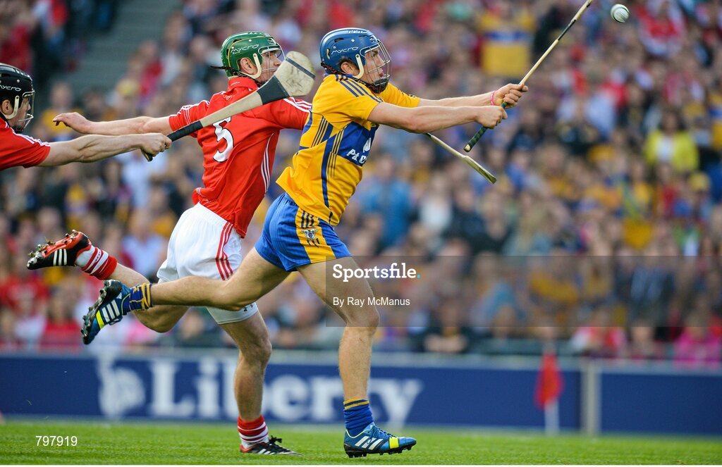 28 September 2013; Shane O'Donnell taps home his and Clare's third goal. GAA Hurling All-Ireland Senior Championship Final Replay, Cork v Clare, Croke Park, Dublin. Picture credit: Ray McManus / SPORTSFILE