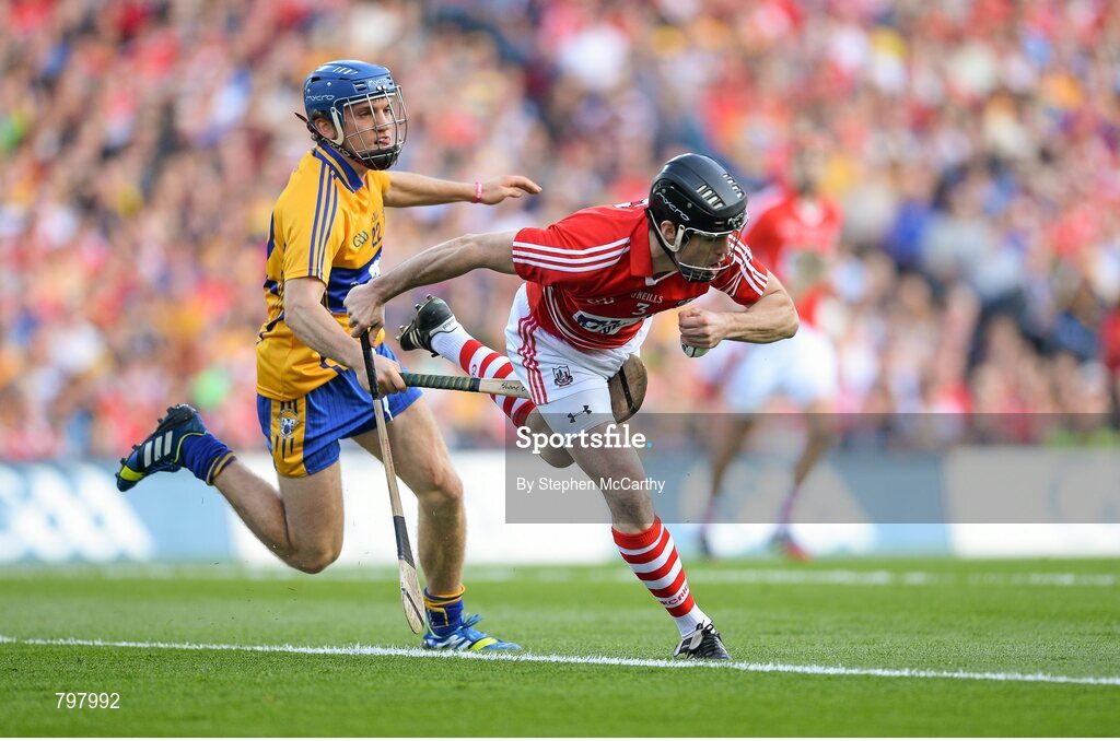 28 September 2013; Shane O'Neill, Cork, in action against Shane O'Donnell, Clare. GAA Hurling All-Ireland Senior Championship Final Replay, Cork v Clare, Croke Park, Dublin. Picture credit: Stephen McCarthy / SPORTSFILE