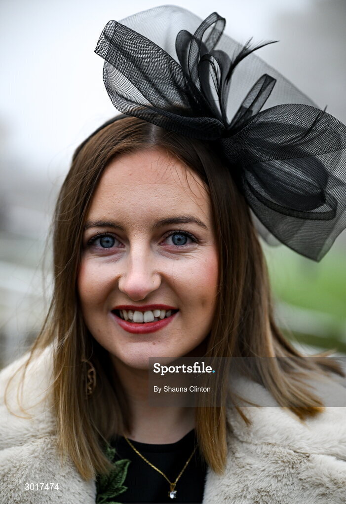 26 December 2024; Racegoer Shereen Kavanagh from Gorey, Wexford on day one of the Leopardstown Christmas Festival at Leopardstown Racecourse in Dublin. Photo by Shauna Clinton/Sportsfile