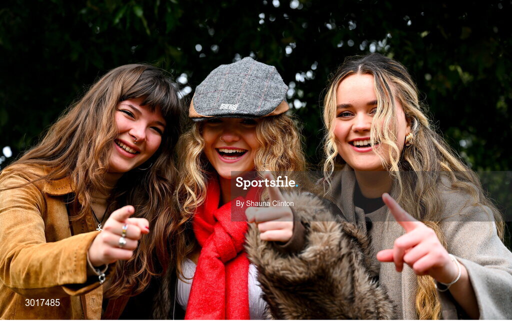 26 December 2024; Racegoers, from left, Sophia Synnott, Ellen O'Donoghue, Izabella Ryan from Dublin on day one of the Leopardstown Christmas Festival at Leopardstown Racecourse in Dublin. Photo by Shauna Clinton/Sportsfile