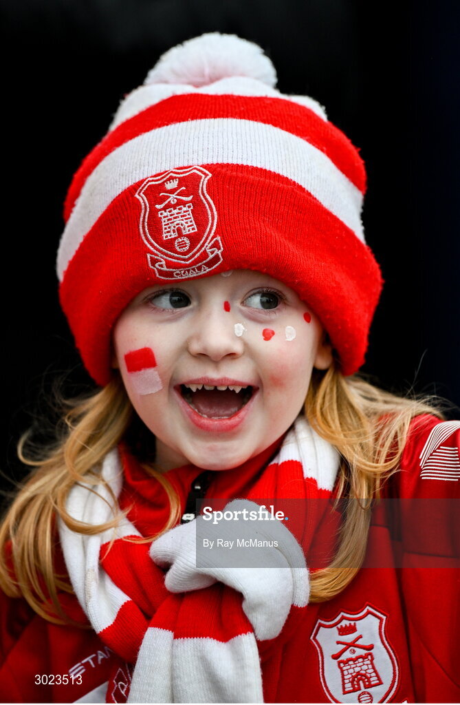 19 January 2025; Four year old Sophia Greenan, a supporter of the Cuala G.A.A. club, prepares to board a DART train on her way to the AIB GAA Football All-Ireland Senior Club Championship final match between Cuala and Errigal Ciarán in Croke Park, Dublin. Photo by Ray McManus/Sportsfile