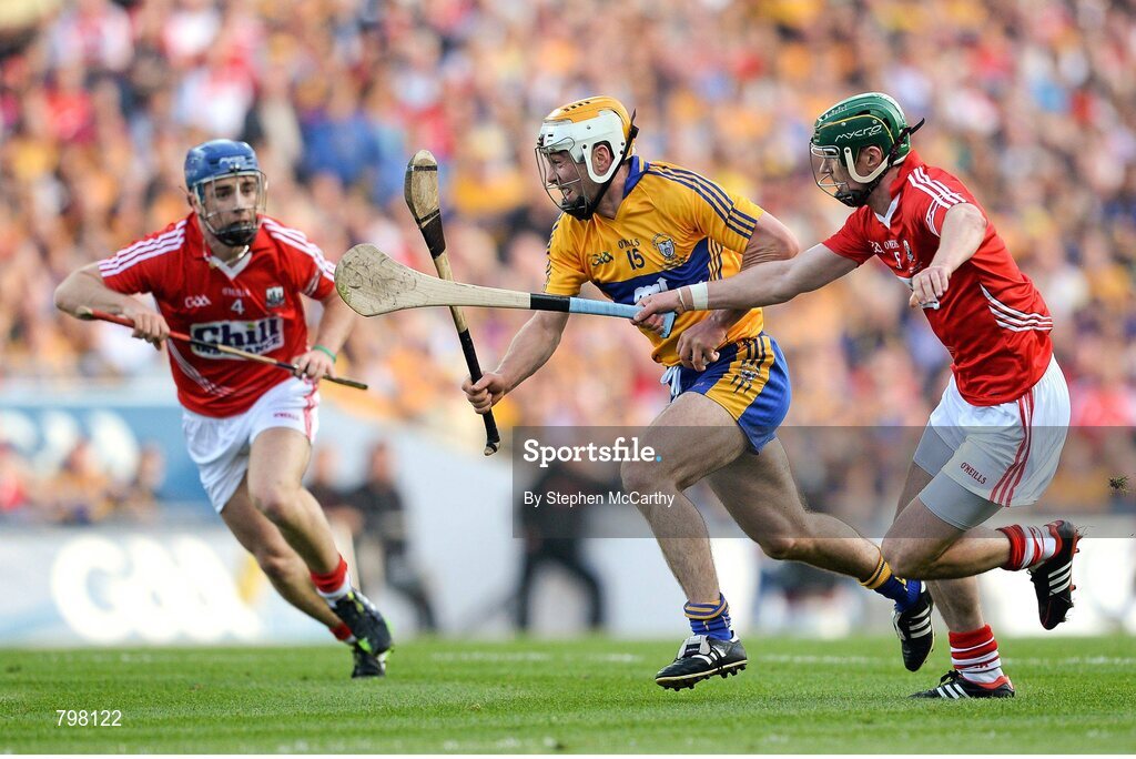 28 September 2013; Conor McGrath, Clare, in action against Brian Murphy, right, and Conor O'Sullivan, Cork. GAA Hurling All-Ireland Senior Championship Final Replay, Cork v Clare, Croke Park, Dublin. Picture credit: Stephen McCarthy / SPORTSFILE