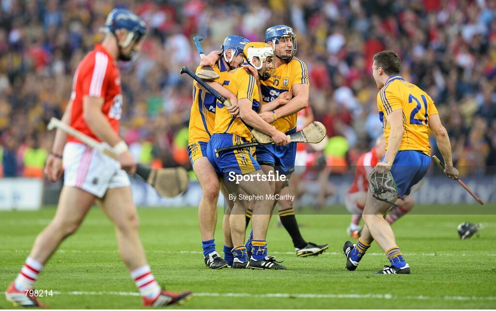 28 September 2013; Clare players celebrate their victory. GAA Hurling All-Ireland Senior Championship Final Replay, Cork v Clare, Croke Park, Dublin. Picture credit: Stephen McCarthy / SPORTSFILE