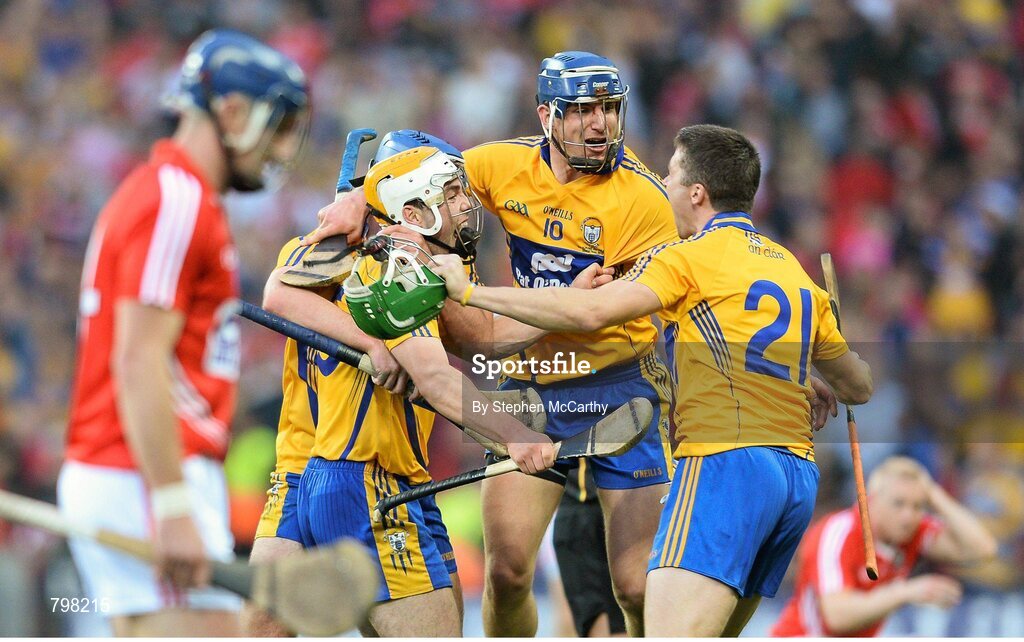 28 September 2013; Clare players celebrate their victory. GAA Hurling All-Ireland Senior Championship Final Replay, Cork v Clare, Croke Park, Dublin. Picture credit: Stephen McCarthy / SPORTSFILE