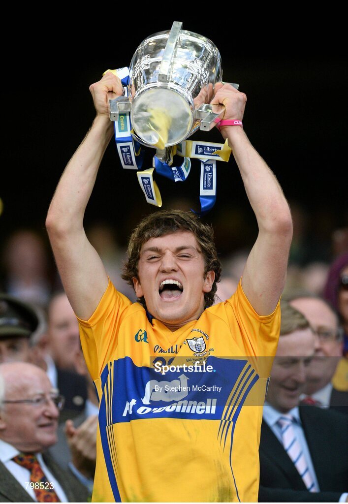 28 September 2013; Shane O'Donnell, Clare, lifts the Liam MacCarthy cup. GAA Hurling All-Ireland Senior Championship Final Replay, Cork v Clare, Croke Park, Dublin. Picture credit: Stephen McCarthy / SPORTSFILE