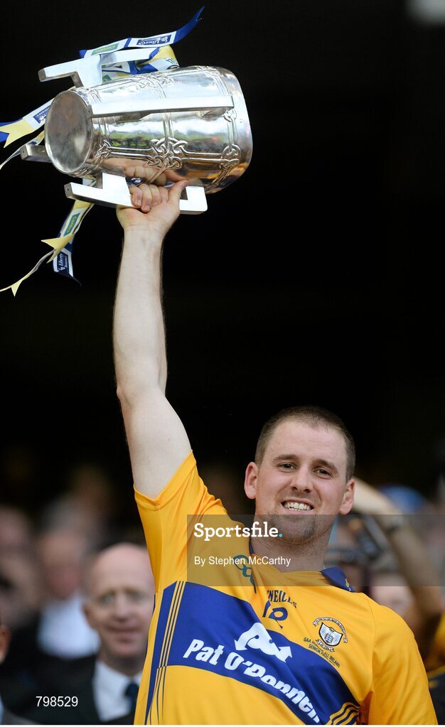 28 September 2013; Colin Ryan, Clare, lifts the Liam MacCarthy cup. GAA Hurling All-Ireland Senior Championship Final Replay, Cork v Clare, Croke Park, Dublin. Picture credit: Stephen McCarthy / SPORTSFILE