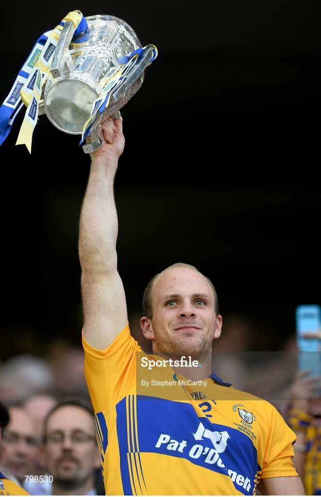 28 September 2013; Domhnall O'Donovan, Clare, lifts the Liam MacCarthy cup. GAA Hurling All-Ireland Senior Championship Final Replay, Cork v Clare, Croke Park, Dublin. Picture credit: Stephen McCarthy / SPORTSFILE