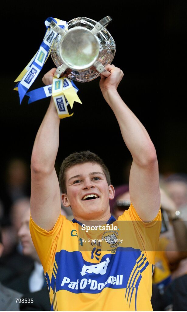 28 September 2013; Liam Markham, Clare, lifts the Liam MacCarthy cup. GAA Hurling All-Ireland Senior Championship Final Replay, Cork v Clare, Croke Park, Dublin. Picture credit: Stephen McCarthy / SPORTSFILE