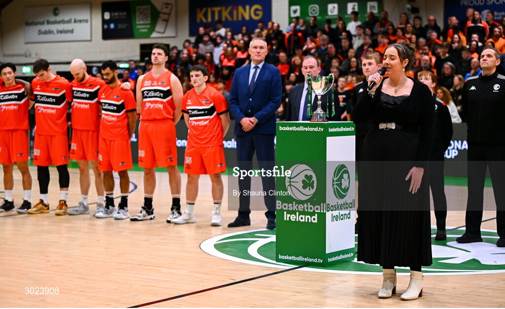 18 January 2025; Niamh Sheehy sings Amhrán na bhFiann before the Basketball Ireland Men's Pat Duffy National Cup final match between Killester and UCC Demons at the National Basketball Arena in Tallaght, Dublin. Photo by Shauna Clinton/Sportsfile