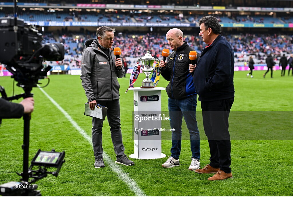 19 January 2025; Micheál Ó Domhnaill of TG4 interviews former Errigal Ciarán and Tyrone footballer Peter Canavan and RTÉ broadcaster and Cuala supporter Des Cahill, right, before the AIB GAA Football All-Ireland Senior Club Championship final match between Cuala and Errigal Ciarán at Croke Park in Dublin. Photo by Piaras Ó Mídheach/Sportsfile