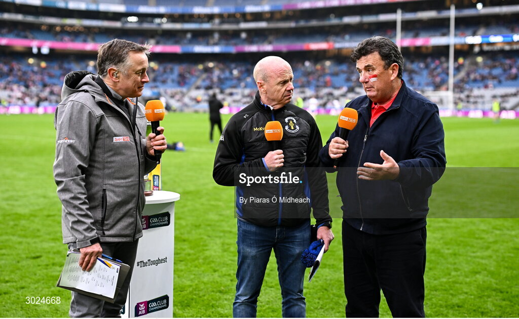 19 January 2025; Micheál Ó Domhnaill of TG4 interviews former Errigal Ciarán and Tyrone footballer Peter Canavan and RTÉ broadcaster and Cuala supporter Des Cahill, right, before the AIB GAA Football All-Ireland Senior Club Championship final match between Cuala and Errigal Ciarán at Croke Park in Dublin. Photo by Piaras Ó Mídheach/Sportsfile
