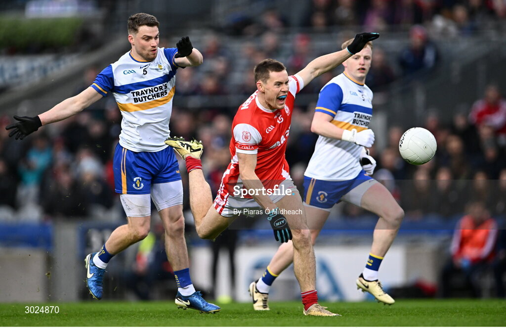 19 January 2025; Con O'Callaghan of Cuala in action against Niall Kelly, left, and Peter Óg McCartan of Errigal Ciarán of Errigal Ciarán during the AIB GAA Football All-Ireland Senior Club Championship final match between Cuala and Errigal Ciarán at Croke Park in Dublin. Photo by Piaras Ó Mídheach/Sportsfile