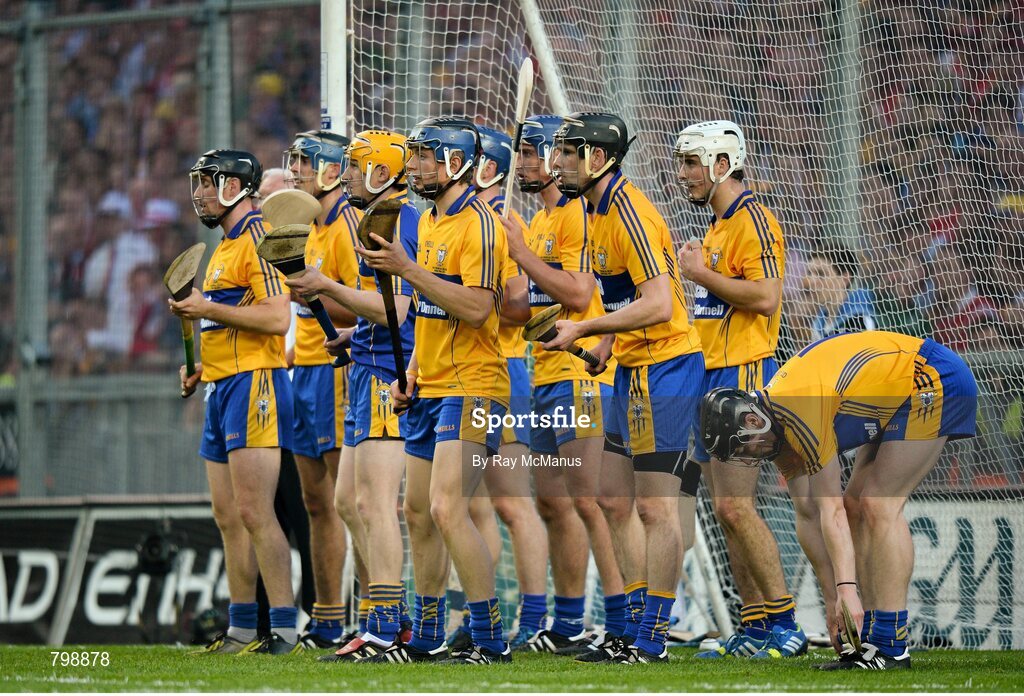 28 September 2013; The Clare players prepare to defend a late Cork free. GAA Hurling All-Ireland Senior Championship Final Replay, Cork v Clare, Croke Park, Dublin. Picture credit: Ray McManus / SPORTSFILE