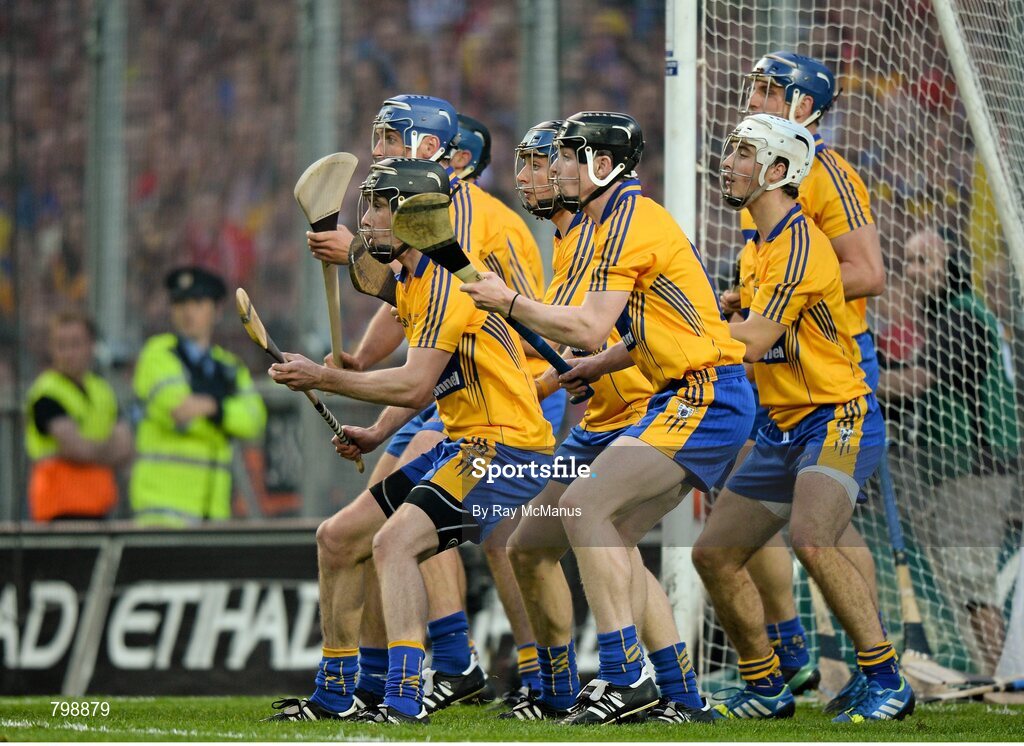 28 September 2013; The Clare players prepare to defend a late Cork free. GAA Hurling All-Ireland Senior Championship Final Replay, Cork v Clare, Croke Park, Dublin. Picture credit: Ray McManus / SPORTSFILE