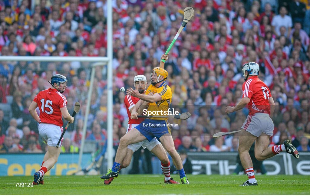 28 September 2013; Cian Dillon, Clare, in action against Cork players, from left, Conor Lehane, Patrick Horgan and Cian McCarthy. GAA Hurling All-Ireland Senior Championship Final Replay, Cork v Clare, Croke Park, Dublin. Picture credit: Brendan Moran / SPORTSFILE